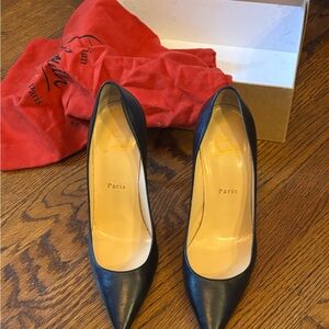 Christian Louboutin. Black Kate 100 Nappa shiny. Size 39